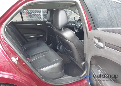 2018 Chrysler 300 Limited Awd z USA, uszkodzony, nr VIN 2C3CCAKG7JH160477